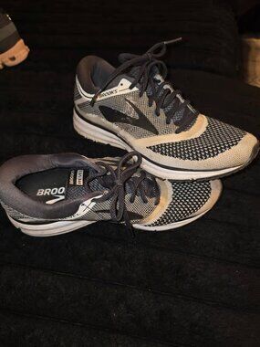Brooks revel shoes